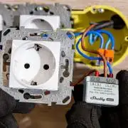 Shelly EM Mini Gen4 – egy áramkörös fogyasztásmérő (16A), Wi-Fi, Bluetooth, Matter, Zigbee