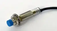 Induktív közelítéskapcsoló NPN Záró+Nyitó (NO+NC) 6-36VDC 12mm