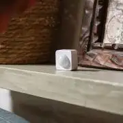 Shelly BLU Motion ZB –  vezeték nélküli mozgásérzékelő fényszenzorral, Bluetooth, Zigbee, fehér (SBMO-103Z)