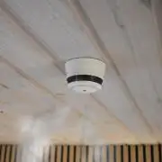 frient Intelligent Smoke Alarm – optikai füstérzékelő, hőmérővel, 85dB hangjelzéssel, Zigbee (SMSZB-120)
