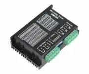 Bipoláris léptetőmotor vezérlő 5.6A 50V DM556