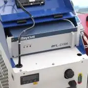 Fiber lézerhegesztő és vágó gép 1500W huzalelőtolóval