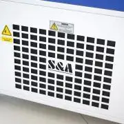 Fiber lézerhegesztő és vágó gép 2000W biaxiális fejjel és huzalelőtolóval