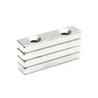 Szögletes hasáb mágnes lyukakkal 40x16x6