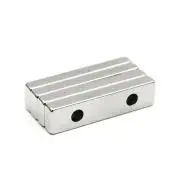 Szögletes hasáb mágnes lyukakkal 40x16x6