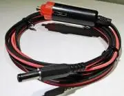 Autó tápcsatlakozó 2,5mm DC dugóval (1m)